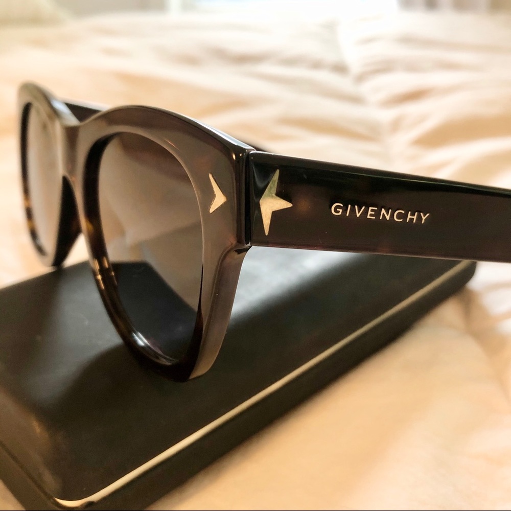 Givenchy Sunglasses Dark Havana - Picture 2 of 5